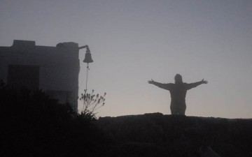 Lever du soleil depuis Oros (sommet d’Egine)